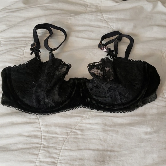 BUY 1 GET 1 FREE VICTORIA SECRET BLACK LACE BRA - Picture 2 of 8